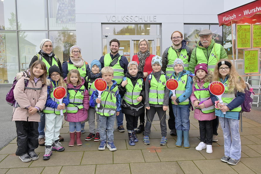 Pedibus Mattighofen Gruppe Linie Nord Kinder und Begleitpersonen